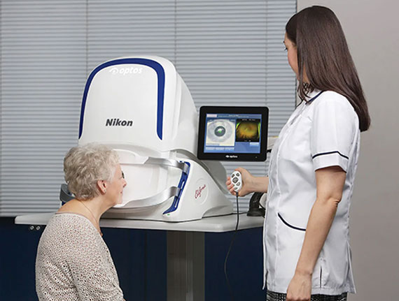 doctor scanning patients eyes at LaCroix Eye Care